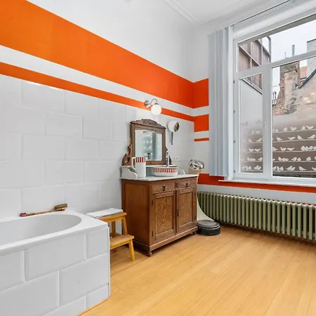 Karaktervolle En Ruime Woning Aan Zee Voor 10p Holiday home *
